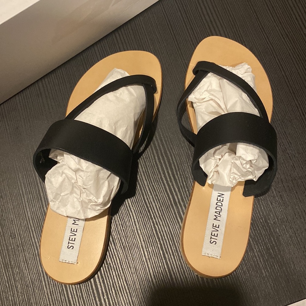 Steve Madden Hannah Black Leather Sandals